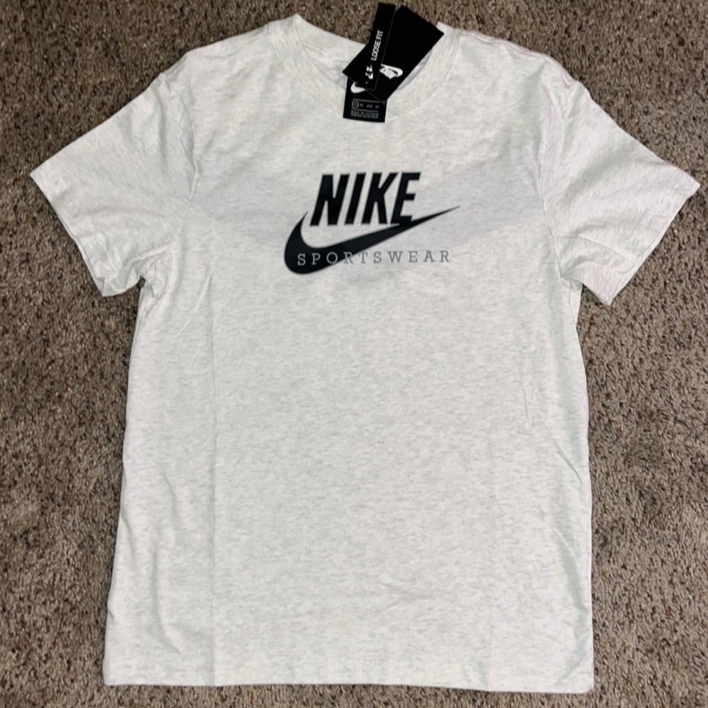 NWT Nike tee
